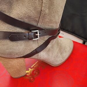 CARLOS SANTANA LEATHER and  SUEDE TAN Ankle Boots size 9 back Zipper